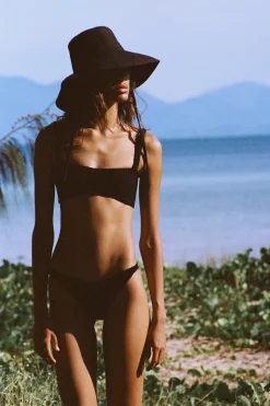 The LOC Holiday Bucket Hat - Senso